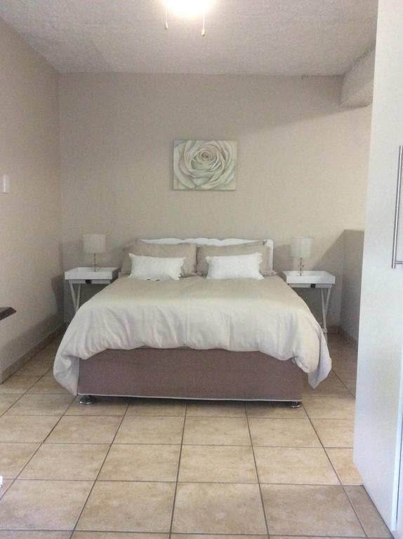 Larkspur Place East London Bilik gambar