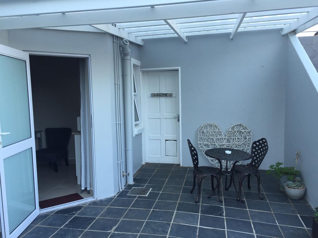 Larkspur Place East London Luaran gambar